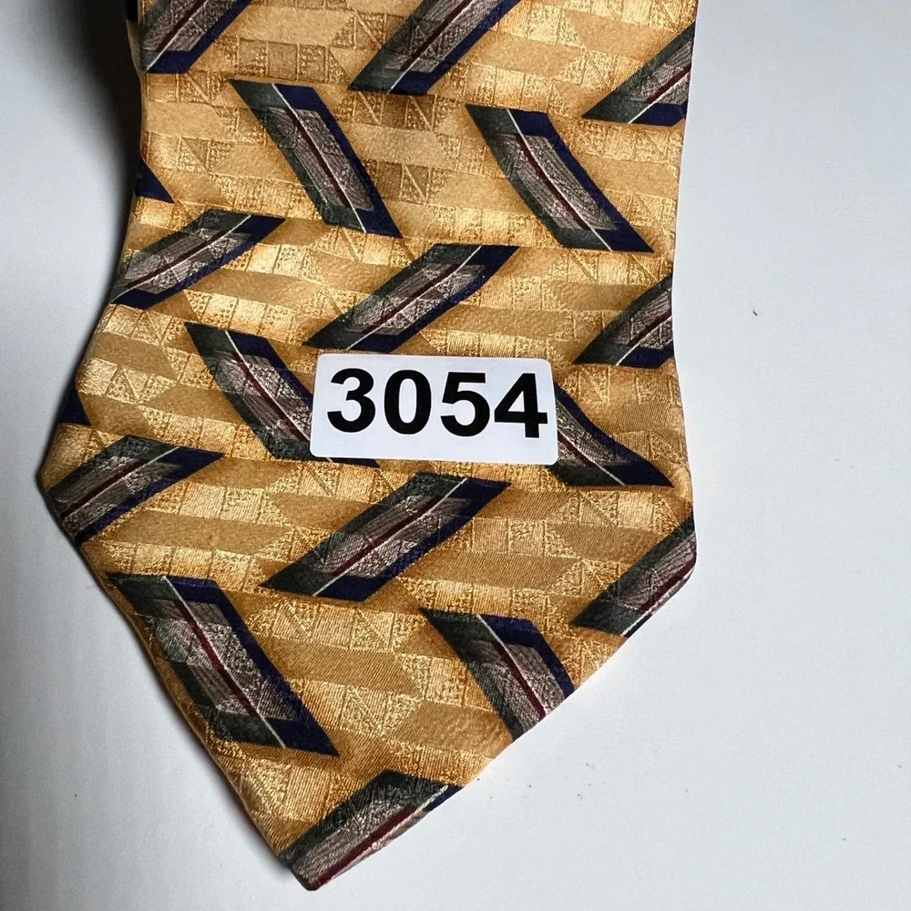 Jos. A. Bank Mens Necktie 100%‎ Silk Geometric Gold OS